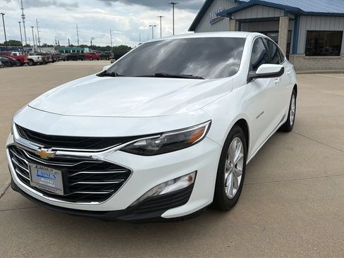 Used 2020 Chevrolet Malibu LT FWD image 2