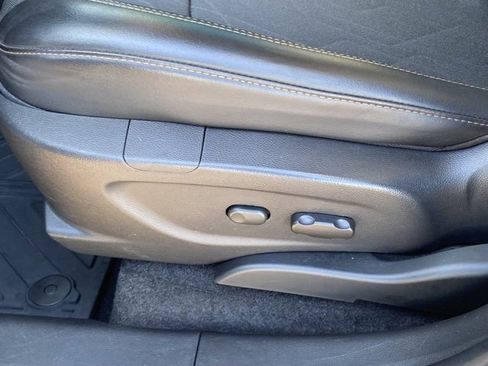 Used 2020 Chevrolet Trax LT w/ LT Convenience Package image 26