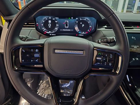 Used 2025 Land Rover Range Rover Sport Dynamic SE AWD/4WD image 19