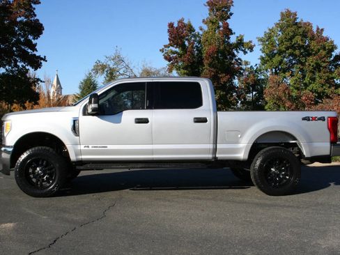 Used 2017 Ford F250 XLT w/ XLT Value Package image 7