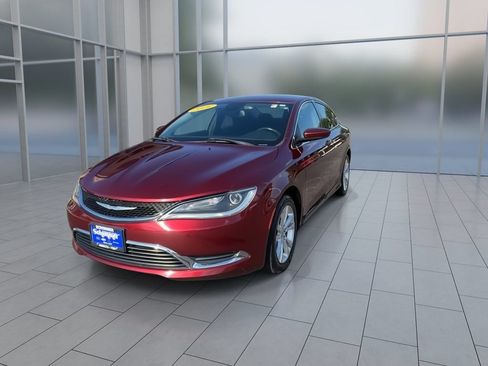 Used 2016 Chrysler 200 Limited w/ Convenience Group FWD image 4