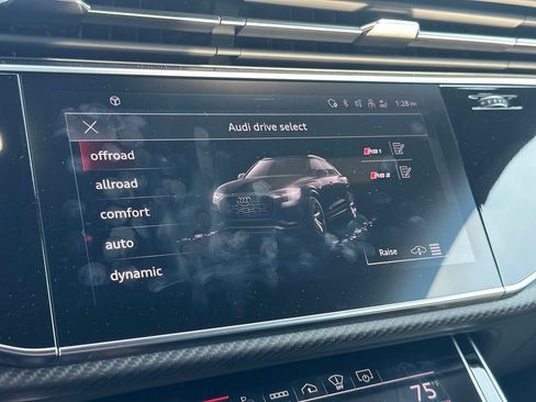 Used 2023 Audi RS Q8 AWD/4WD image 44
