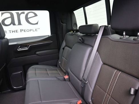 Used 2025 Chevrolet Silverado 1500 High Country w/ Z71 Off-Road Package AWD/4WD image 20