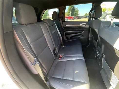 Used 2019 Jeep Grand Cherokee Laredo image 26