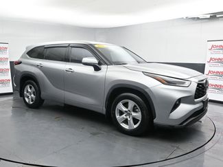 Used 2021 Toyota Highlander LE video 2