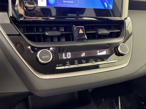 Used 2025 Toyota Corolla LE FWD image 22