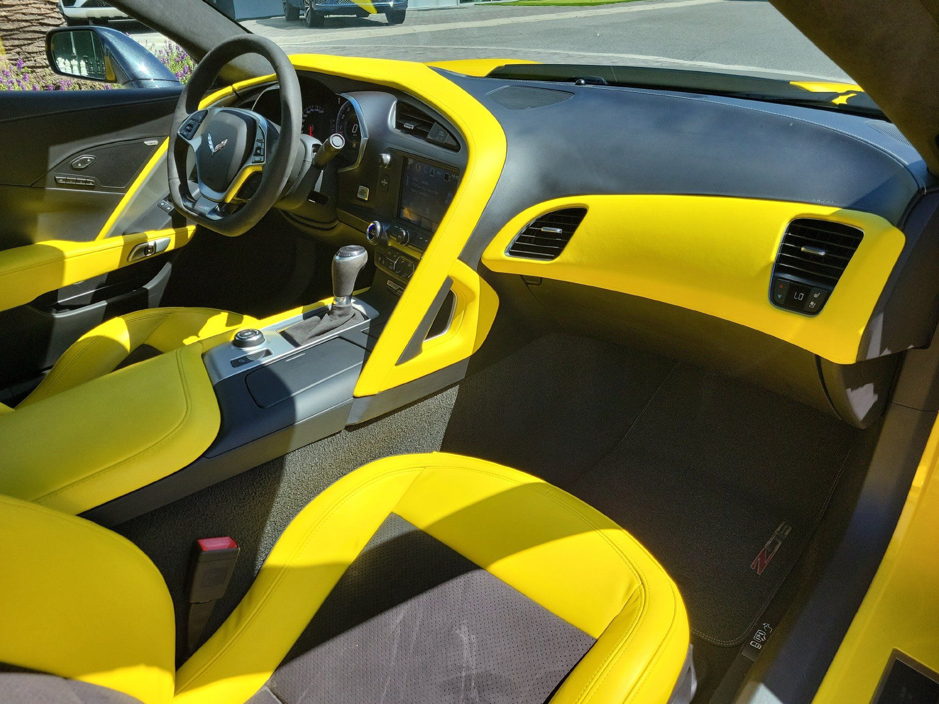 Used 2019 Chevrolet Corvette Z06 RWD image 3