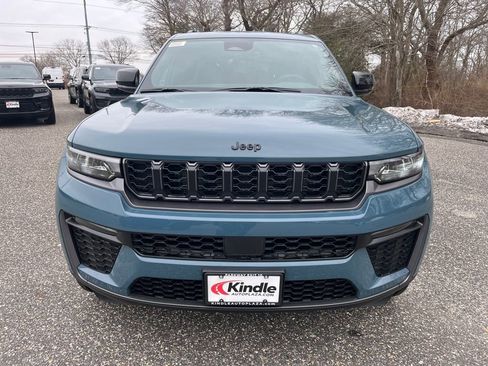 New 2026 Jeep Grand Cherokee L Limited w/ Limited Altitude Package AWD/4WD image 2