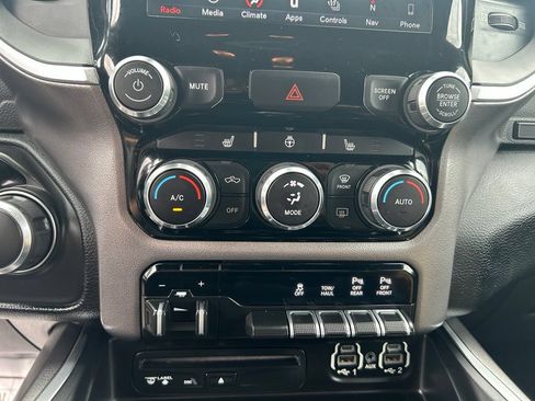 Used 2019 RAM 1500 Big Horn AWD/4WD image 30