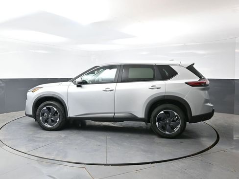Used 2025 Nissan Rogue SV AWD/4WD image 9