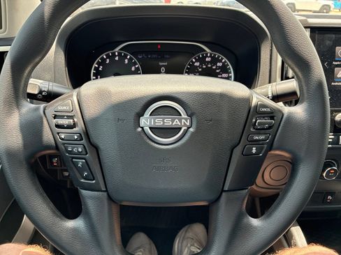 Used 2025 Nissan Frontier SV RWD image 12