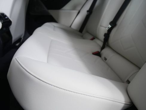 Used 2026 BMW 530i w/ Executive Package RWD image 15