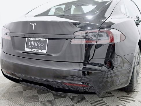 Used 2022 Tesla Model S image 12