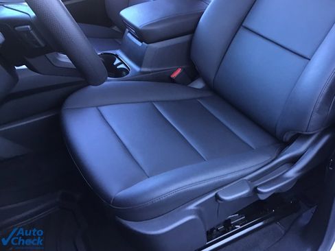 Used 2024 Chevrolet Colorado W/T w/ Safety Package image 8