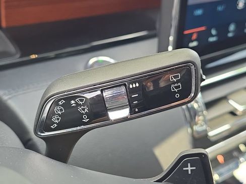 Used 2024 Lincoln Navigator Reserve AWD/4WD image 15