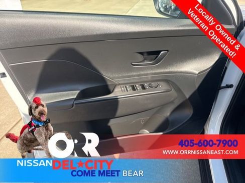 Used 2025 Hyundai Kona SEL FWD image 15