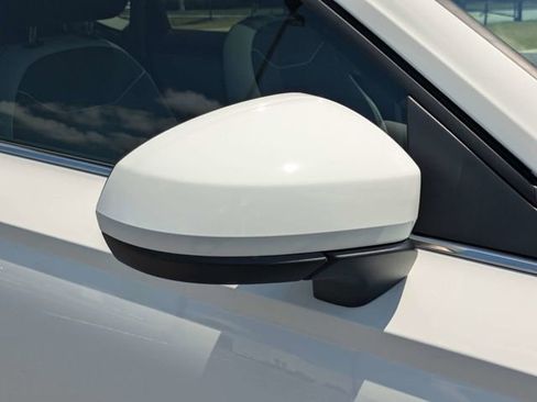 New 2026 Volkswagen Taos SE FWD image 12