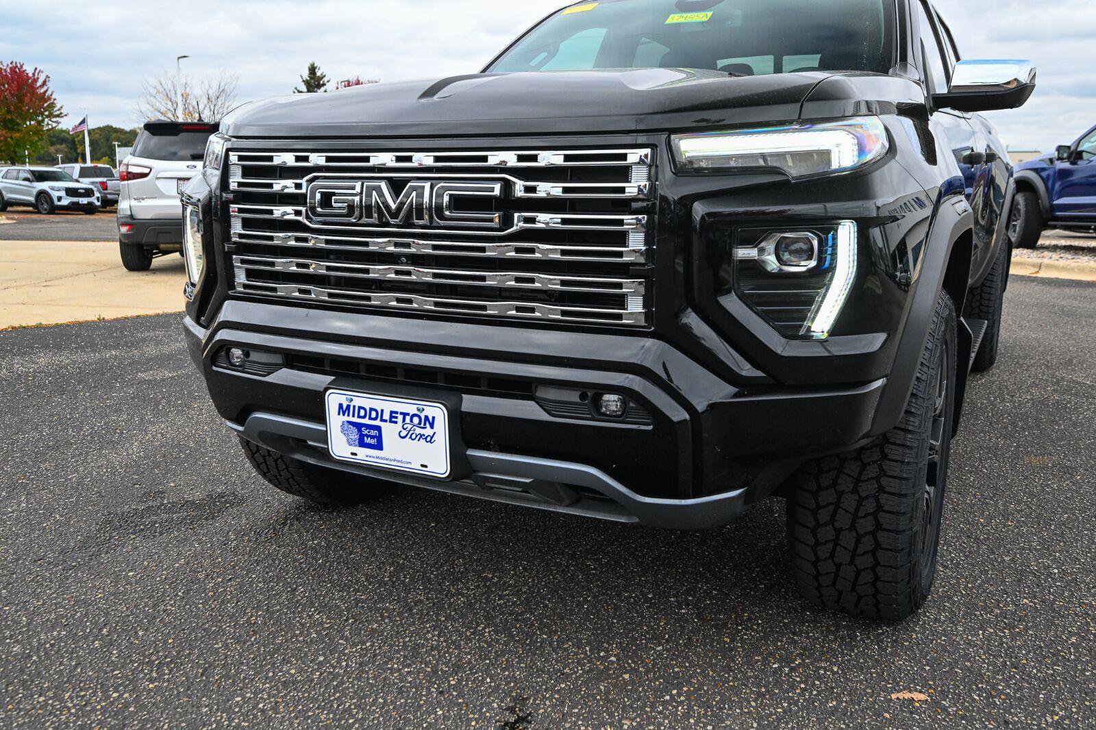 Used 2024 GMC Canyon Denali w/ LPO, Denali Black Edition AWD/4WD image 11