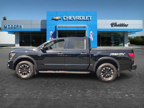 Used 2023 Nissan Titan PRO-4X w/ Pro-4x Convenience Package AWD/4WD image 2