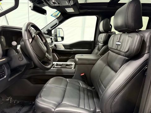 Used 2026 Ford F450 Platinum w/ FX4 Off-Road Package image 12