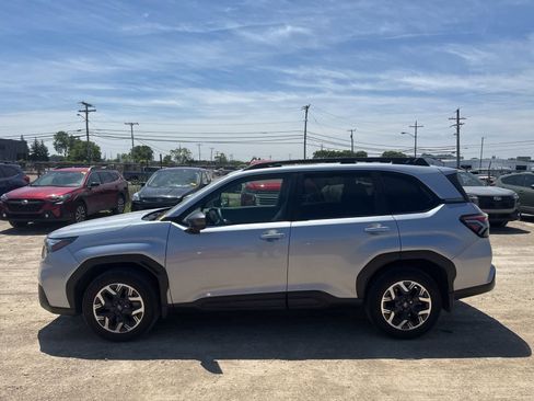 Used 2025 Subaru Forester Premium AWD/4WD image 12