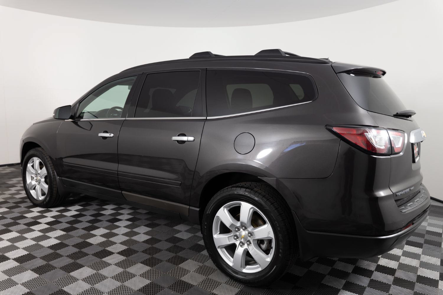 Used 2017 Chevrolet Traverse LT w/ True North Edition AWD/4WD image 4