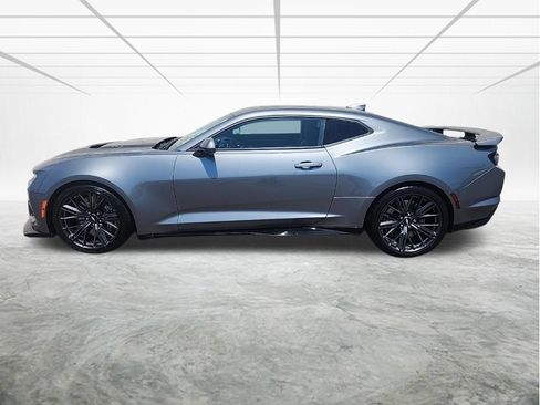 Used 2019 Chevrolet Camaro ZL1 RWD image 2