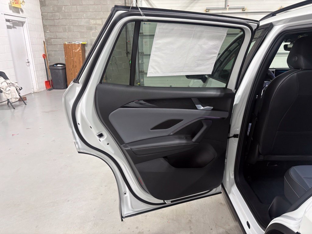 New 2026 Volkswagen Tiguan SE R-Line AWD/4WD image 12