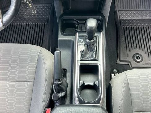 Used 2018 Toyota Tacoma SR5 AWD/4WD image 58