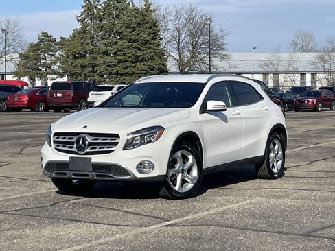 Used 2020 Mercedes-Benz GLA 250 4MATIC image 1