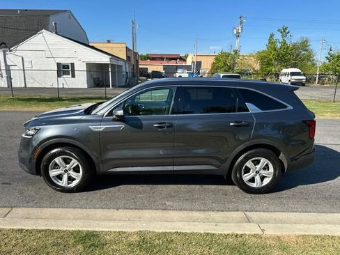 Certified 2023 Kia Sorento LX FWD image 3
