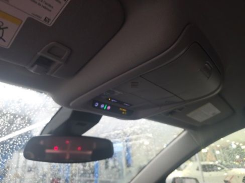 Used 2023 Chevrolet Equinox LT image 20