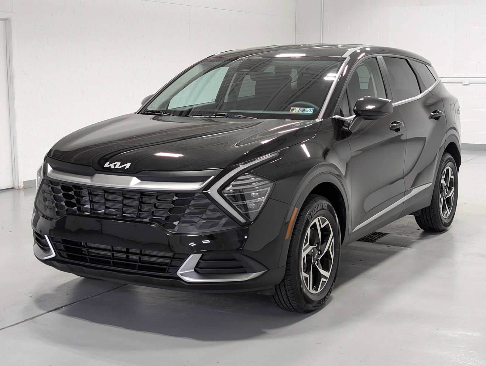 Certified 2024 Kia Sportage LX AWD/4WD image 1