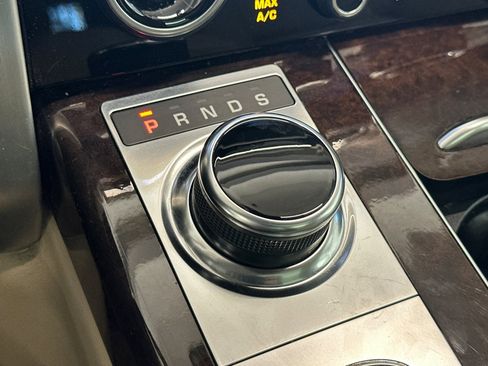 Used 2020 Land Rover Range Rover HSE image 24