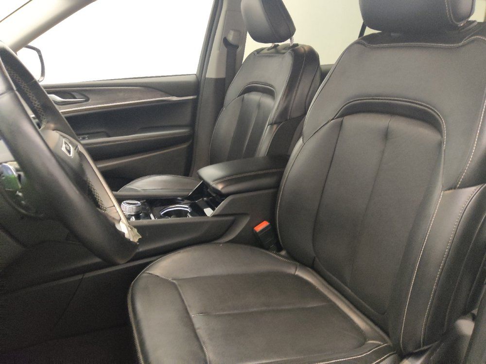 Used 2022 Jeep Grand Cherokee L Limited AWD/4WD image 17