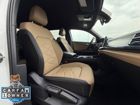 Used 2024 Volkswagen Atlas Cross Sport SE image 24