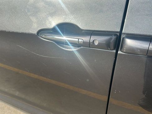 Used 2018 Chrysler Pacifica Touring Plus w/ Tire & Wheel Group image 14