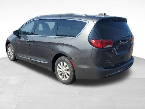 Used 2018 Chrysler Pacifica Touring-L Plus w/ Advanced Safetytec Group FWD image 3