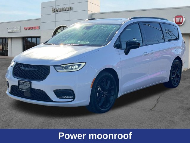 Used 2025 Chrysler Pacifica Limited FWD image 3