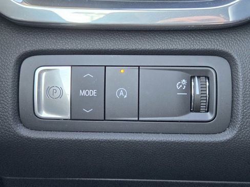 Used 2026 GMC Acadia Elevation w/ Elevation Premium Package image 24