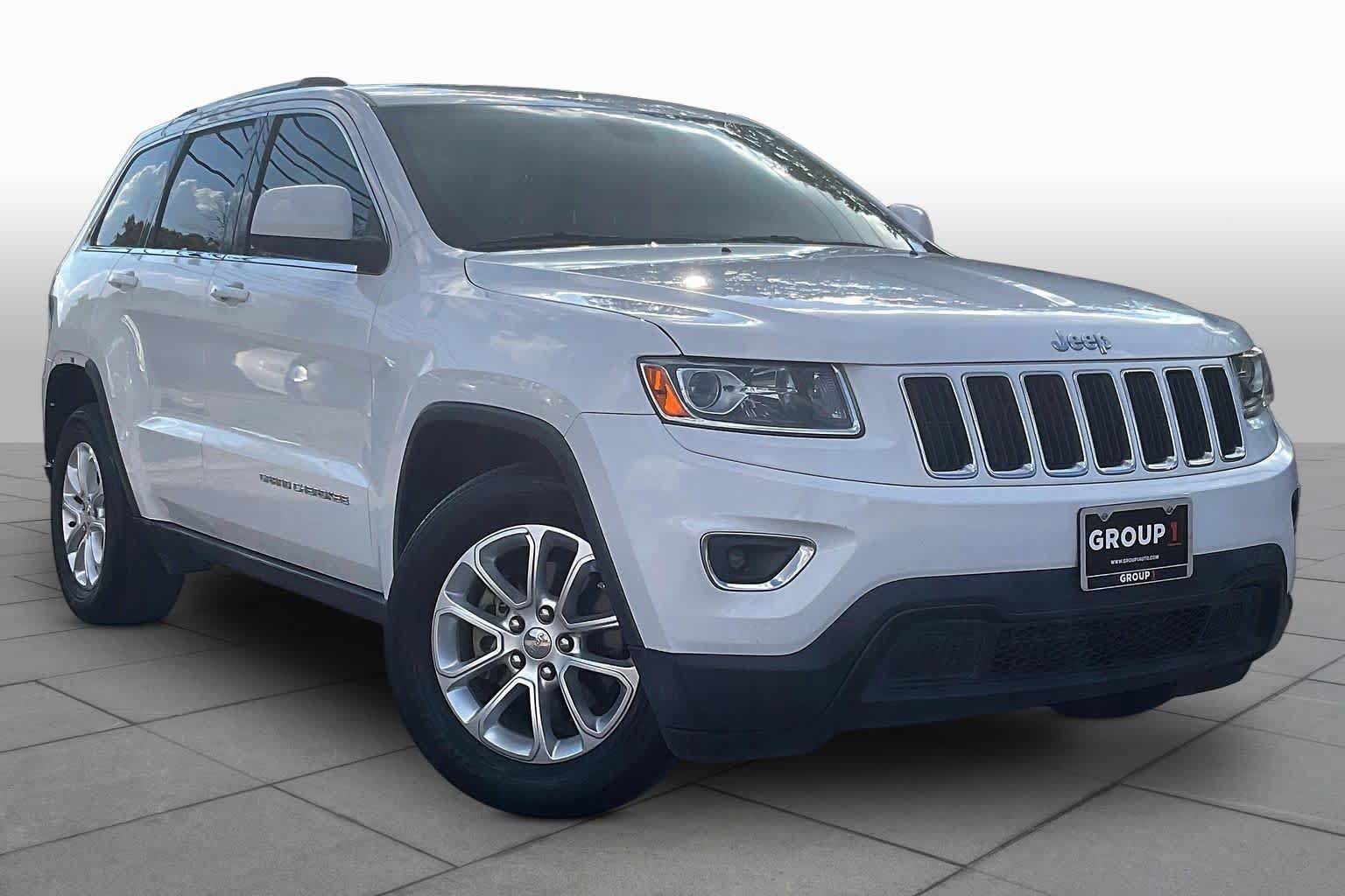 Used 2014 Jeep Grand Cherokee Laredo w/ 18" Wheel & 8.4" Radio Group RWD image 3