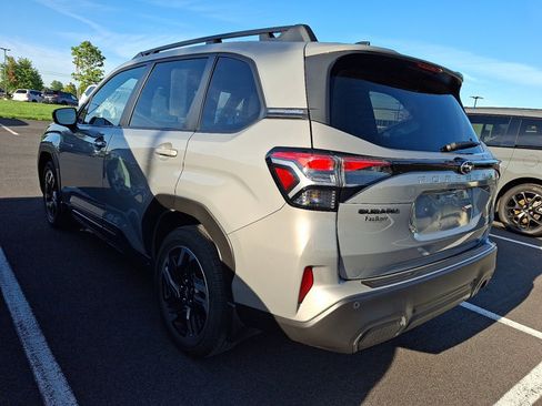 Used 2025 Subaru Forester Limited AWD/4WD image 5