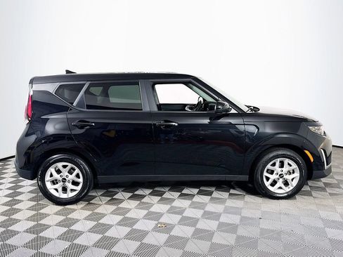 Used 2023 Kia Soul LX w/ LX Technology Package image 8
