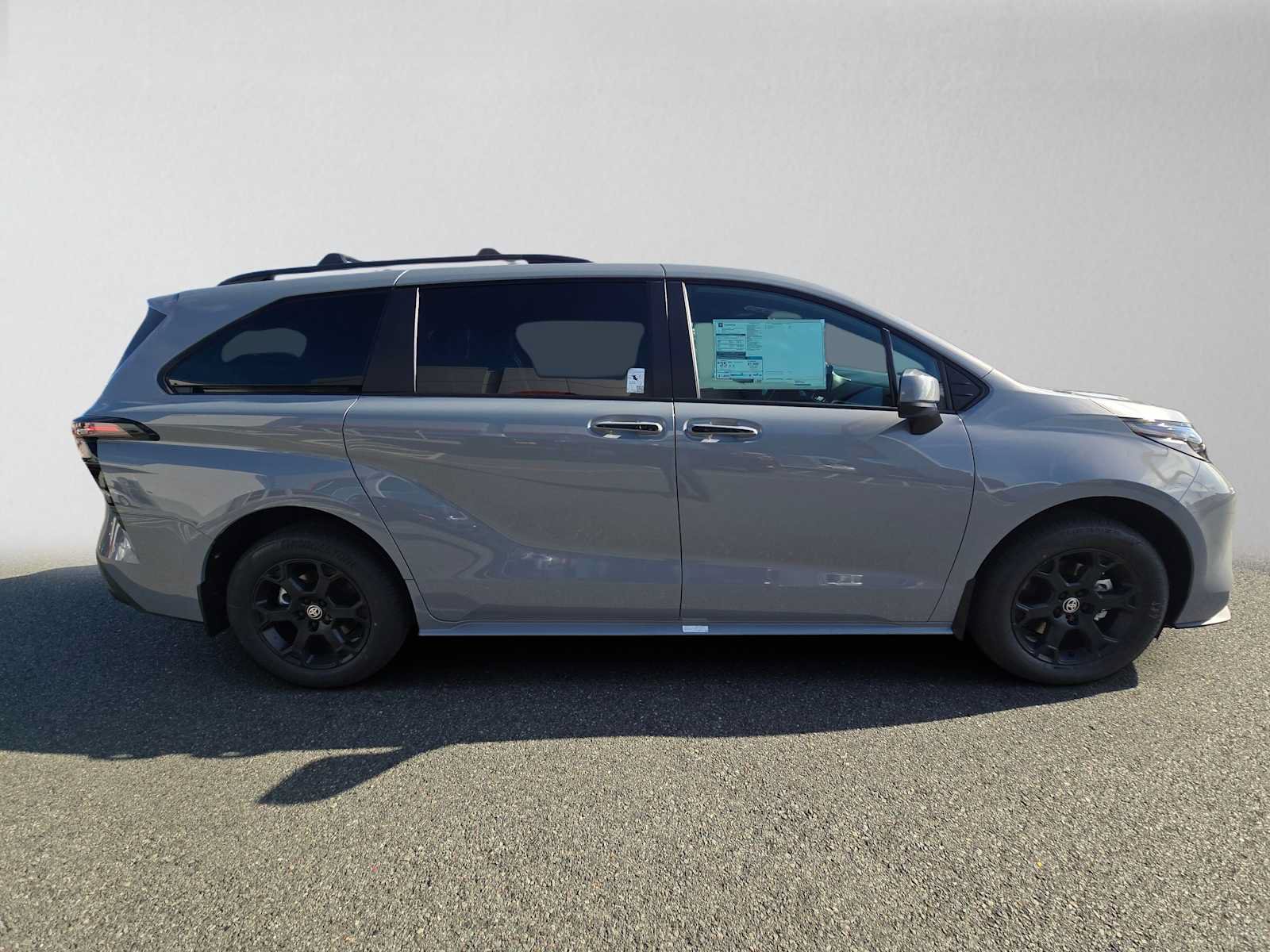 New 2026 Toyota Sienna XLE Woodland Edition AWD/4WD image 2