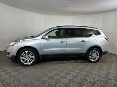 Used 2015 Chevrolet Traverse LT w/ Style and Technology Package image 6