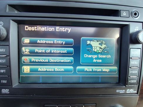 Used 2011 GMC Yukon Denali image 29