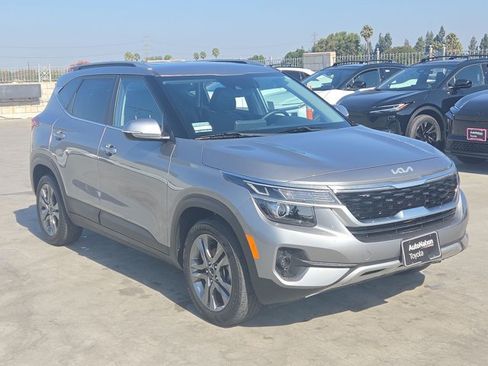 Used 2023 Kia Seltos S FWD image 3