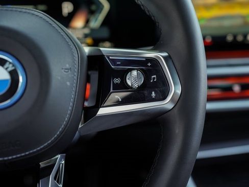 Used 2023 BMW i7 xDrive60 image 29