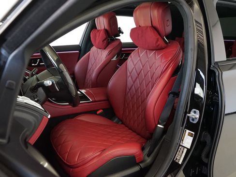 Used 2023 Mercedes-Benz S 580 4MATIC Sedan w/ AMG Line image 3