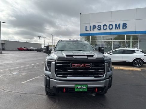 Used 2024 GMC Sierra 2500 AT4 w/ AT4 Premium Plus Package AWD/4WD image 3